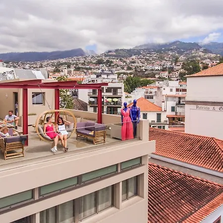 Drapes Design By An Island 푼샬