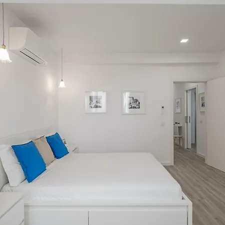 Drapes Design By An Island