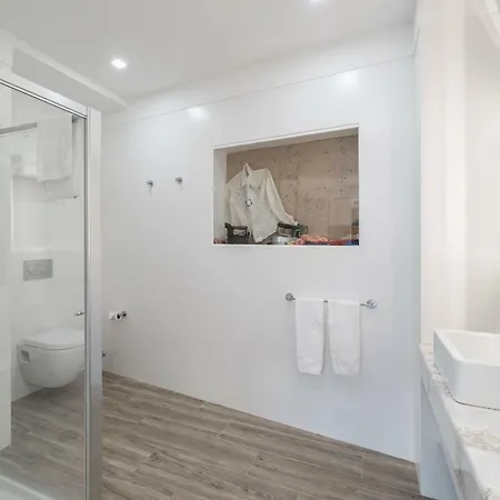 Drapes Design By An Island 게스트하우스 푼샬