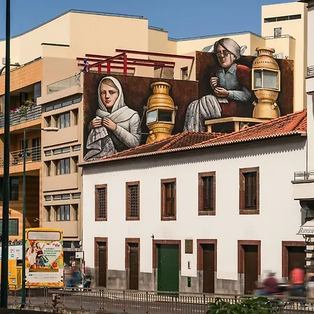 Drapes Design By An Island 게스트하우스 푼샬