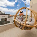 Drapes Design By An Island Gasthuis 4*