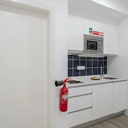 Drapes Design By An Island בית הארחה 4*