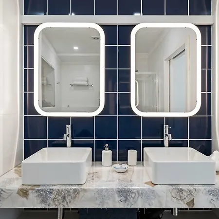 Drapes Design By An Island Pensión 4*