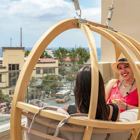 Drapes Design By An Island بيت ضيافة 4*