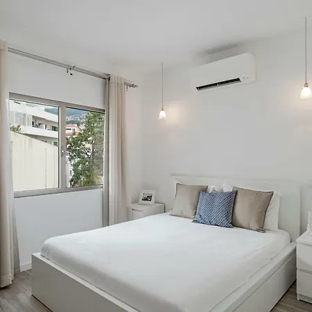 بيت ضيافة Drapes Design By An Island