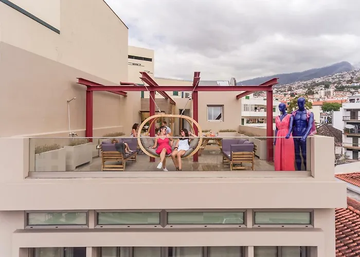 Drapes Design By An Island 4*