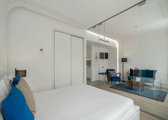 Drapes Design By An Island Πανσιόν