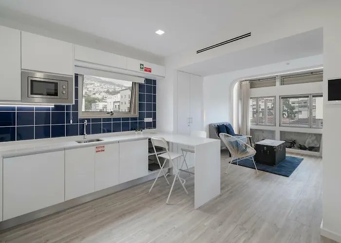 Drapes Design By An Island Φουνκάλ