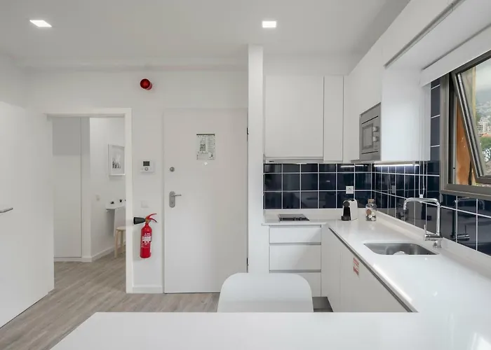 Drapes Design By An Island Πανσιόν Φουνκάλ